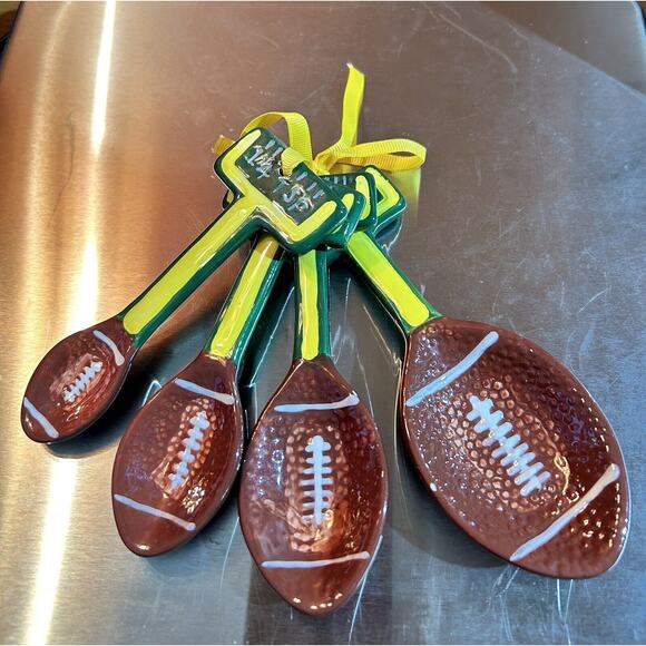 Set Of 4 Measuring Spoons: Green Bay Packers NFL Football theme - Picture 1 of 6
